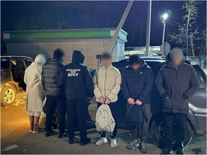 На кордоні  Румією викрили схему незаконного переправлення чоловіків через кордон. З&rsquo;явилося відео