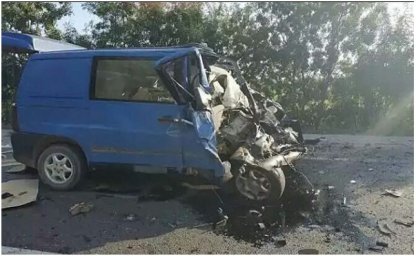 Под Одессой столкнулись маршрутка и тягач. Есть жертвы