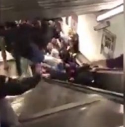 Более 30 болельщики ЦСКА пострадали на эскалаторе метро в Риме. Появилось видео