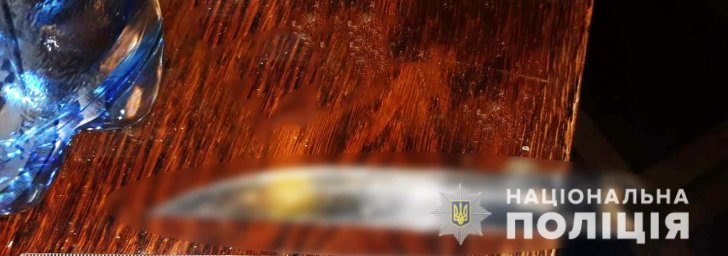 В Решетиловке мужчина ударил приятеля ножом