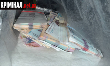 Обікрали квартиру пенсіонерки на понад 750 тисяч гривень: у Києві затримали трьох підозрюваних
