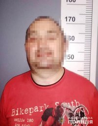 В Киеве мужчина ударил подростка ножом