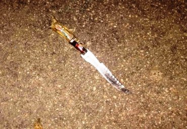 В Никополе мужчина ударил знакомого ножом
