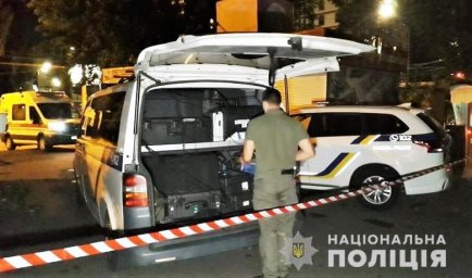 В Киеве неизвестные взорвали и ограбили банкомат. Появилось видео В Киеве неизвестные взорвали и ограбили банкомат. Появилось видео