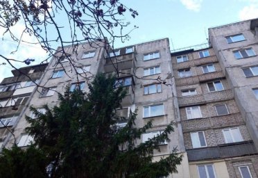 В Кременчуге женщина выпала с девятого этажа
