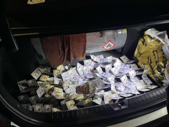 На Одещині ділки продавали «путівки» за кордон за 12 тисяч доларів США. З'явилося відео