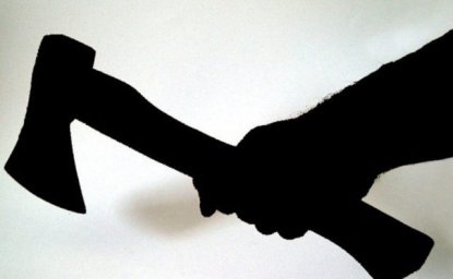 В Донецке пенсионер бросался на брата с топором