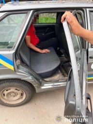 В Харькове мужчина блокировал движение железнодорожного транспорта