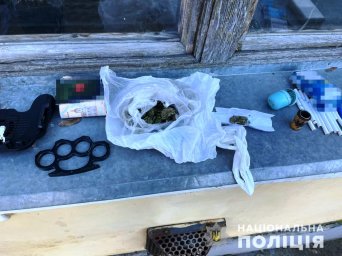 В Виноградове у подростка изъяли оружие и наркотики