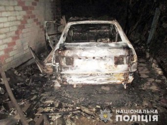 На Запорожье полиция выясняет обстоятельства поджога автомобиля На Запорожье полиция выясняет обстоятельства поджога автомобиля