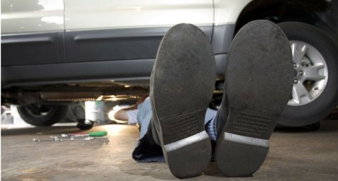 В Стрые мужчину раздавил автомобиль