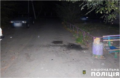 У Кременчуці чоловік наніс знайомому поранення знайомому розбитою пляшкою