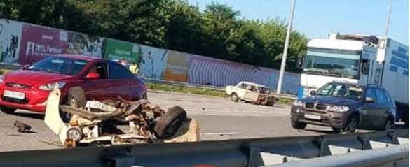 На Житомирской трассе под Киевом произошло масштабное ДТП. Есть пострадавшие
