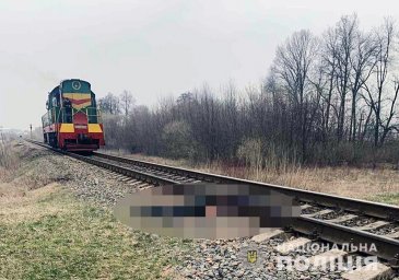 В Черняхове поезд сбил мужчину