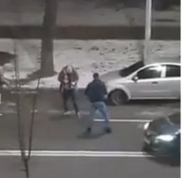 В Киеве водители «евроблях» выясняли отношения прямо на дороге. Появилось видео