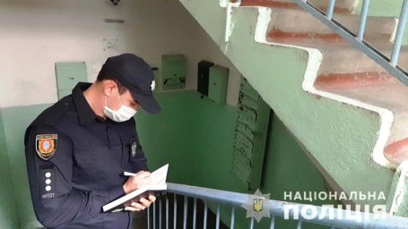 В Одессе мужчина избил квартиранта. Появилось видео