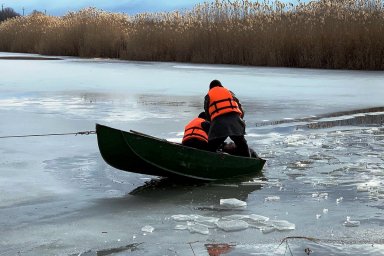 В Павлограде утонул мужчина. Появилось видео В Павлограде утонул мужчина. Появилось видео