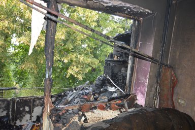 В Днепре при пожаре погиб мужчина. Появилось видео