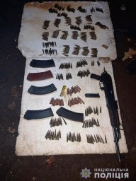 В Кривом Роге у мужчины изъят арсенал оружия и боеприпасов. Появилось видео