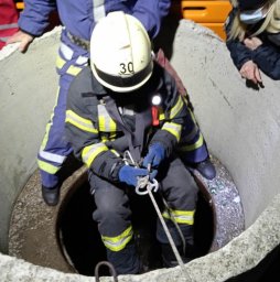 В Краматорске ребенок упал в колодец