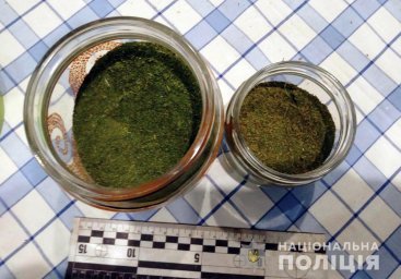 В Дружковке у мужчины изъяли оружие и наркотики
