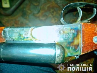 В Карловке мужчина стрелял в родственника