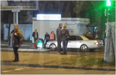В Одессе на пешеходном переходе автомобиль сбил женщину