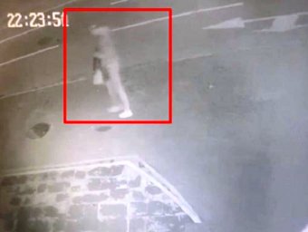 В Киеве мужчина напал на прохожего