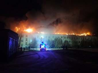 В Киеве горела гимназия. Появилось видео