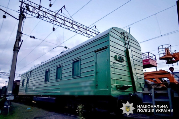 У Хмельницькому підлітки отримали опіки на даху залізничного вагона. Поліція встановлює обставини