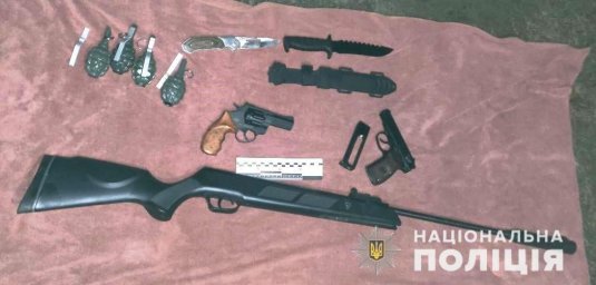 В Херсонской области вооруженный мужчина угрожал взорвать гранату