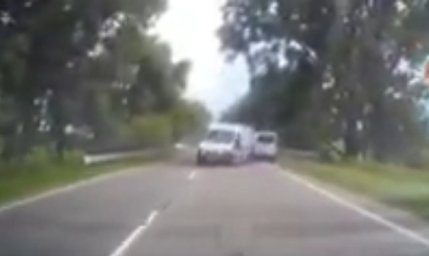 В Переяславе-Хмельницком столкнулись два авто и скорая помощь. Появилось видео