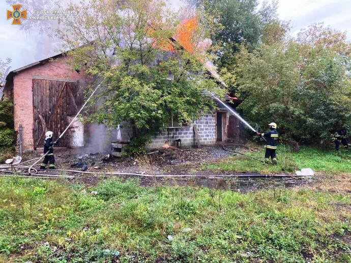 В Василькове на предприятии произошел пожар