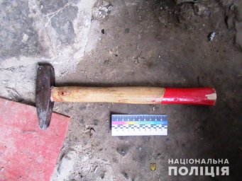 В Ромнах мужчина убил свою мать