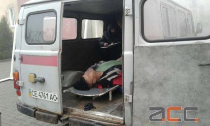 В Черновцах на территории школы обнаружен повешенный мужчина