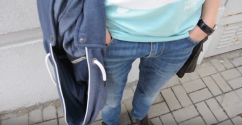 В Киеве в обменнике гражданину Японии подсунули фальшивые доллары. Появилось видео