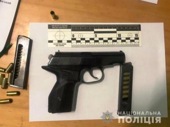 В Мукачево мужчина устроил стрельбу