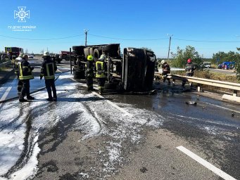 В Харкові у ДТП з пожежею постраждали двоє осіб. З’явилось відео