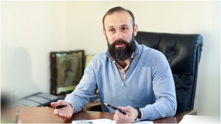 Суд наклав арешт на рахунки екс-судді Ємельянова та українські активи членів його родини