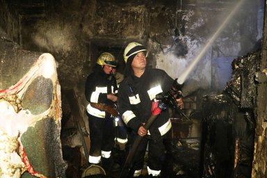 При пожаре в Днепре погибла пожилая женщина. Появилось видео