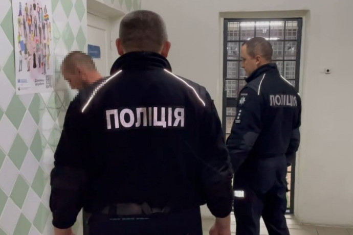 В Винницкой области мужчина до смерти избил родную мать. Появилось видео