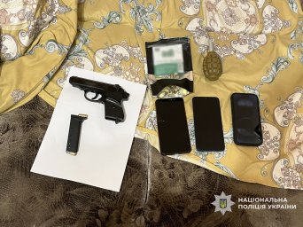 На Чернігівщині  затримано злочинне угрупування, яке вимагало неіснуючі борги. З'явилося відео