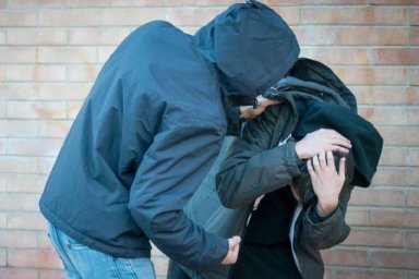У Деснянському районі Києва поліція встановлює обставини бійки між неповнолітніми