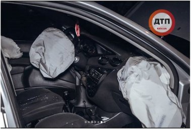 На Харьковском шоссе в Киев столкнулись два автомобиля