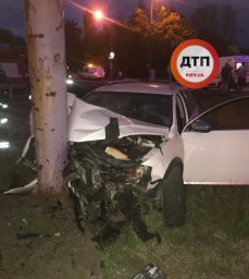 На Окружной в Киеве произошло ДТП. Водитель в тяжелом состоянии. Фото