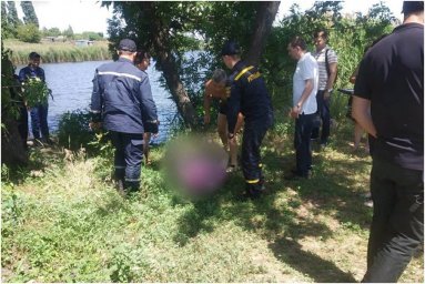 В Покровском районе в ставке было обнаружено тело женщины