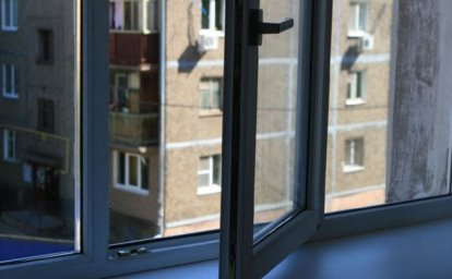 В Броварах с седьмого этажа выпал маленький ребенок