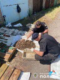 У Запоріжжі виявлено схрон зі зброєю та боєприпасами. З’явилось відео