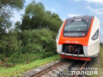 На Львовщине мужчину сбил поезд