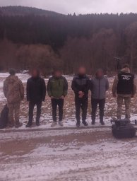 Прикордонники на кордоні з Румунією затримали трьох порушників. З’явилося відео